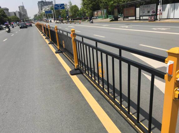 銅陵公路護欄的四大功能特點(diǎn).jpg